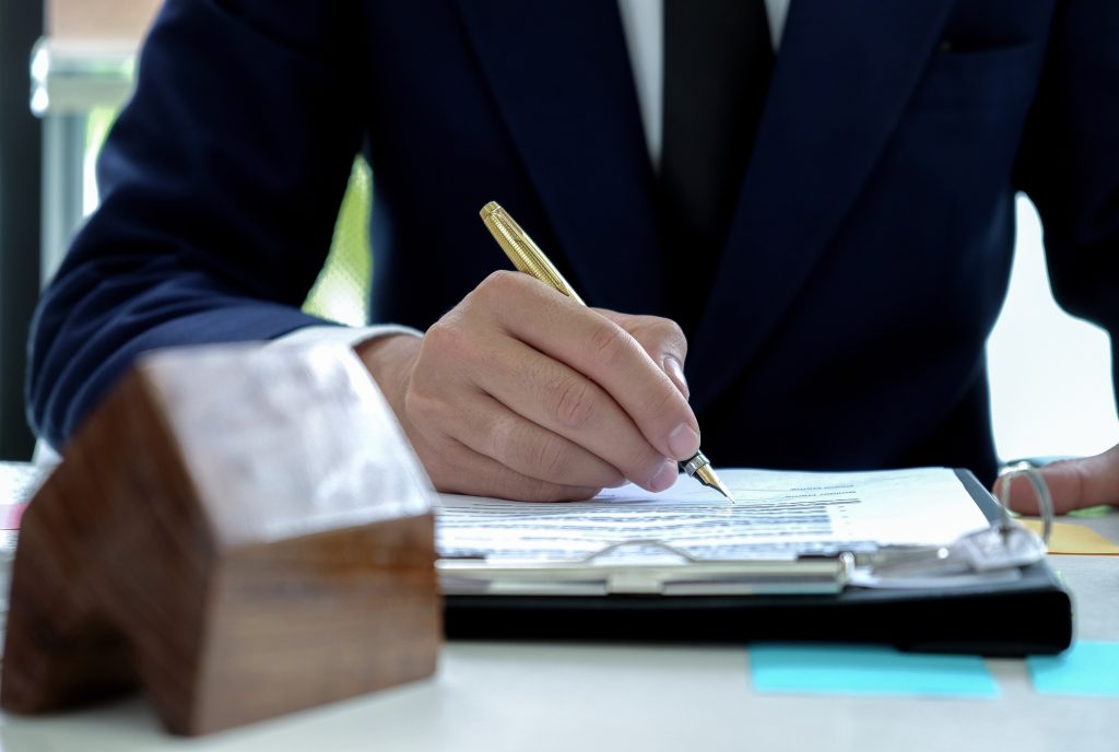 What Is a Real Estate Fund and How Does It Work? [Beginner’s Guide]